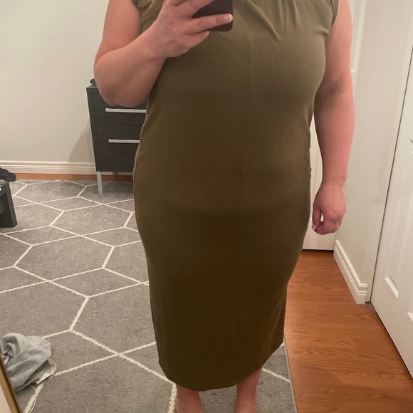 Maxi olive coloured stretchy dress size large - Picture 1 of 2